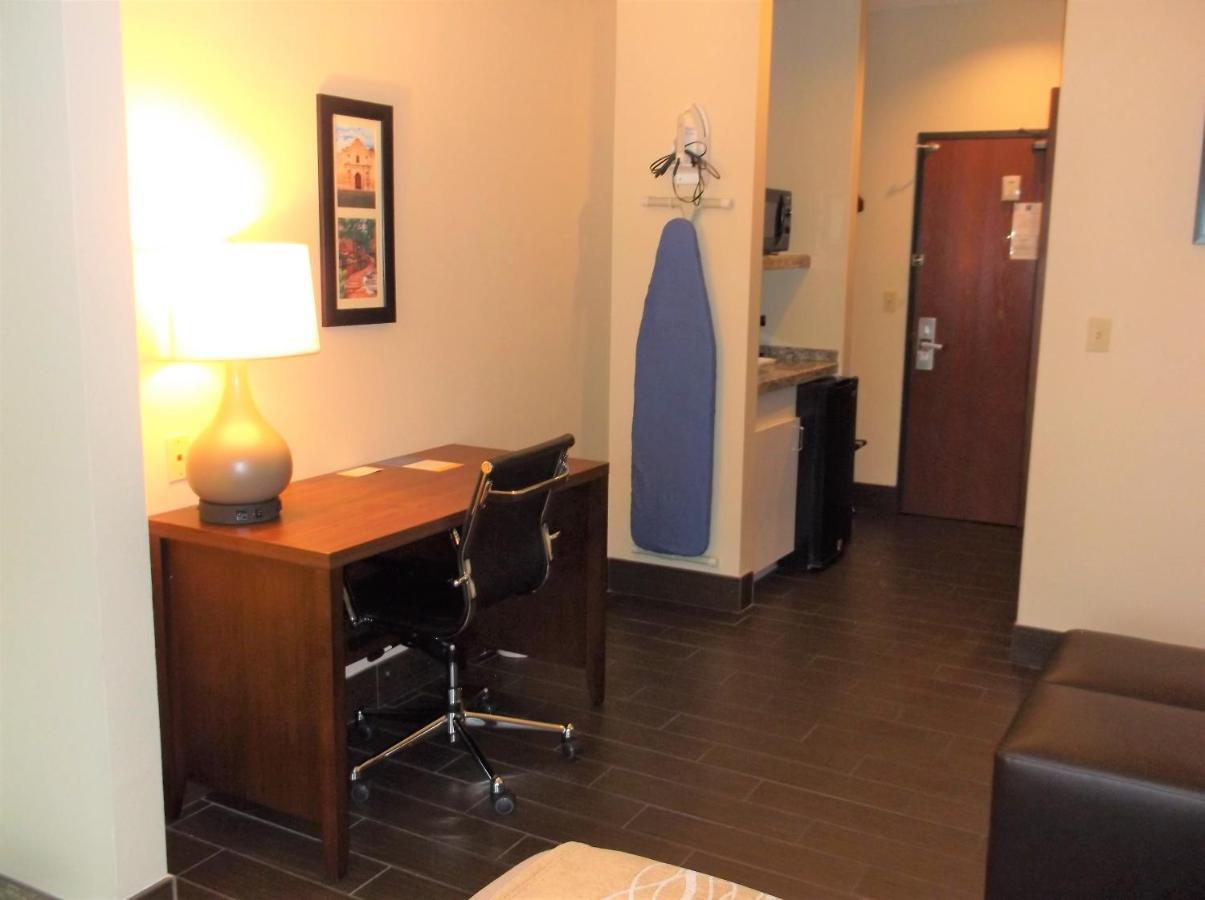Comfort Inn & Suites Seguin Buitenkant foto