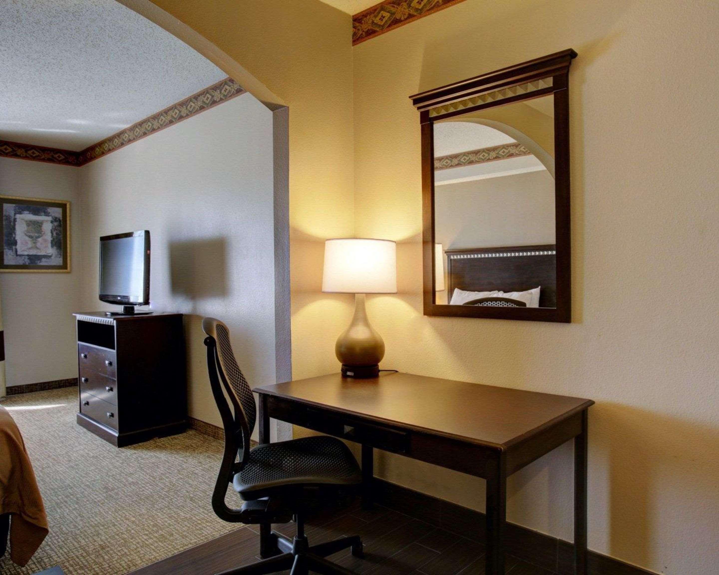 Comfort Inn & Suites Seguin Buitenkant foto