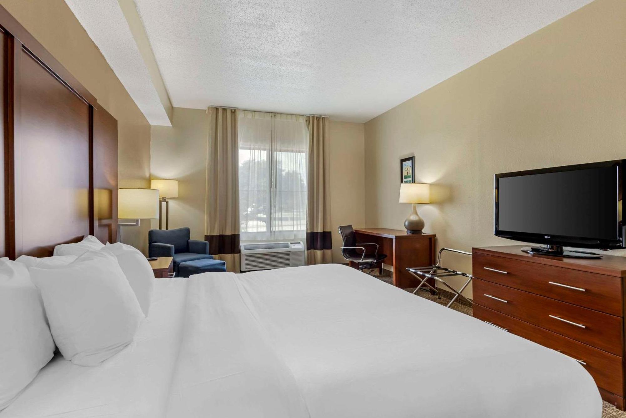 Comfort Inn & Suites Seguin Buitenkant foto