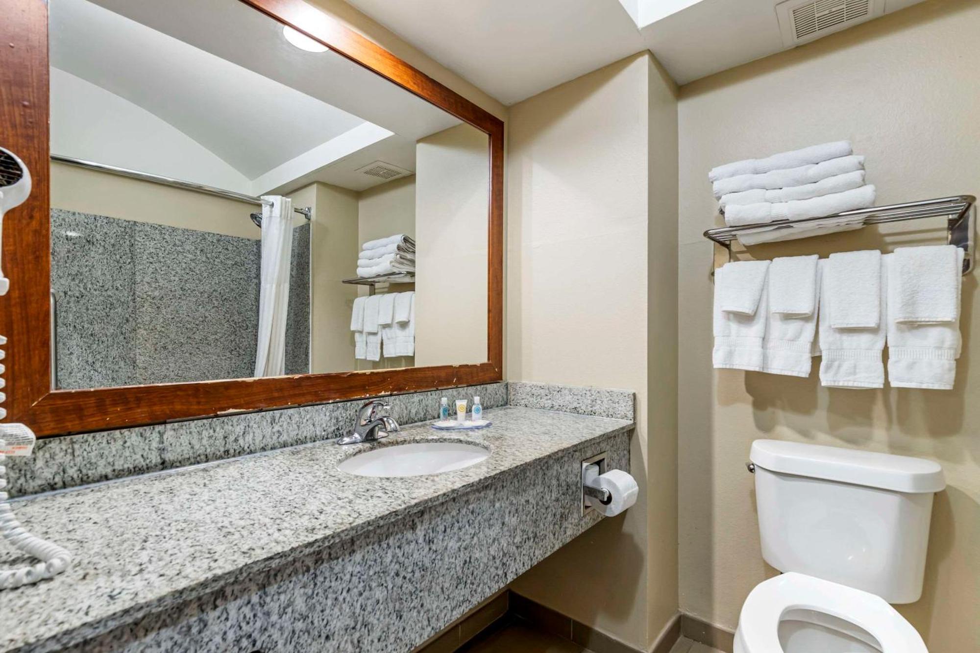 Comfort Inn & Suites Seguin Buitenkant foto