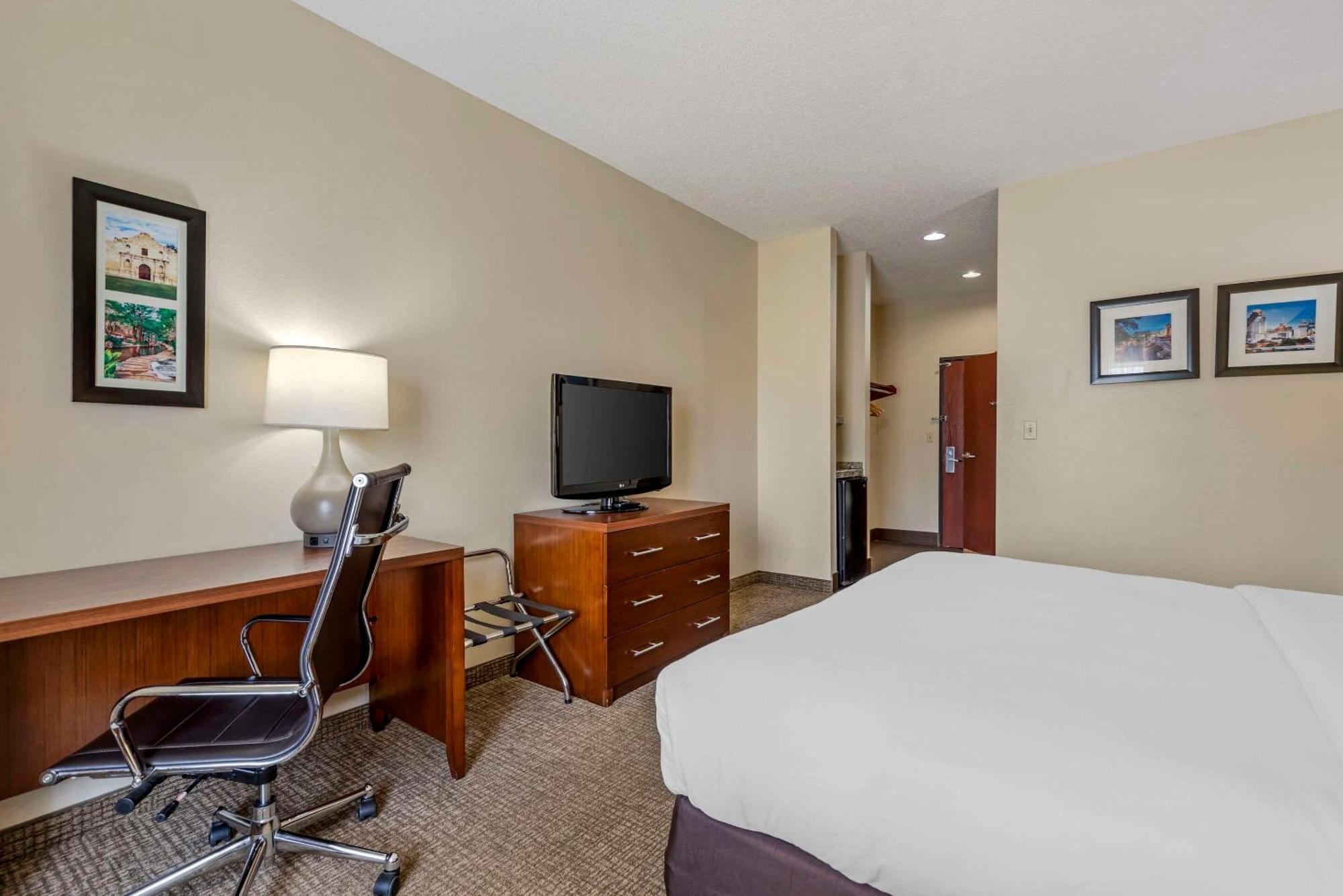 Comfort Inn & Suites Seguin Buitenkant foto