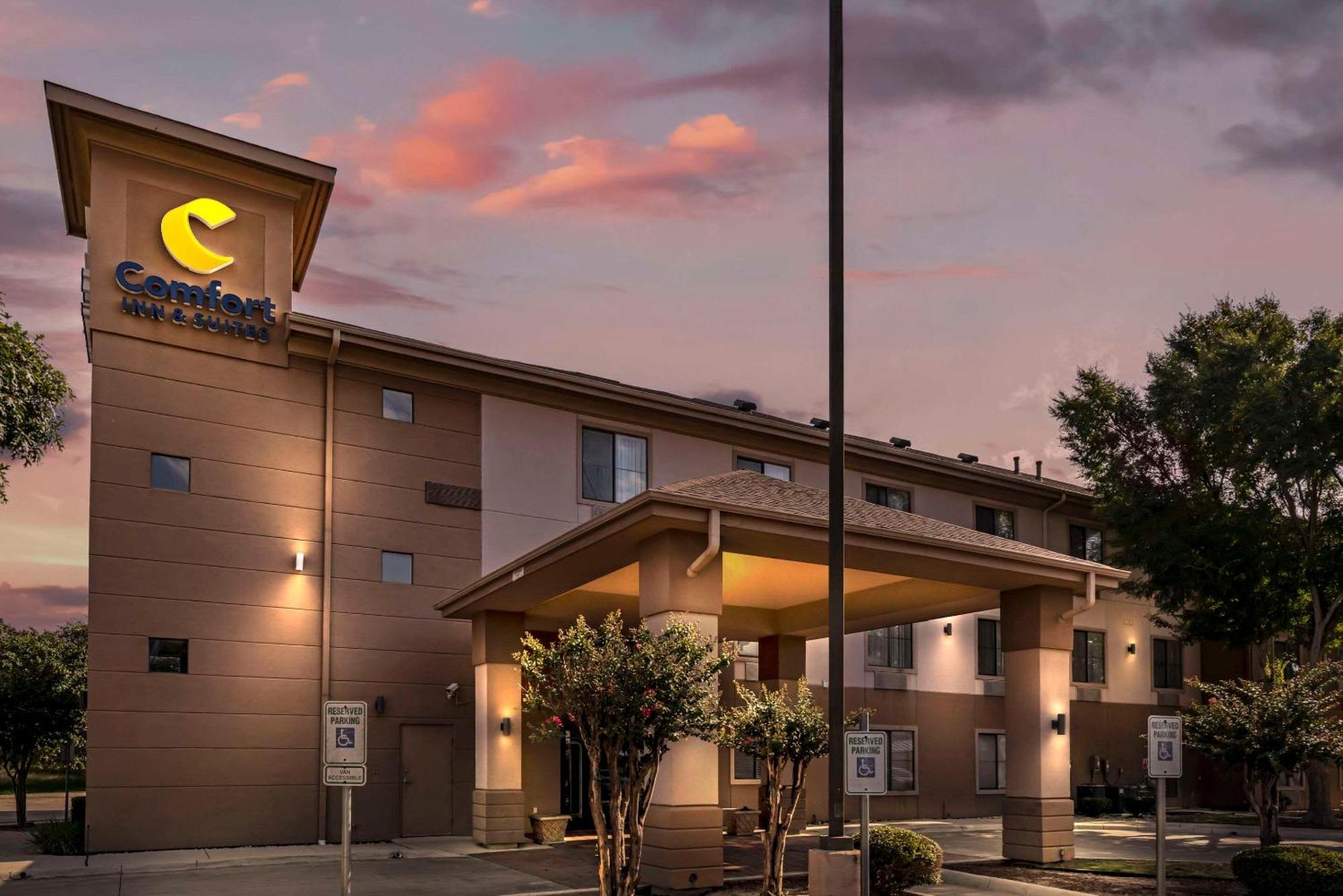 Comfort Inn & Suites Seguin Buitenkant foto